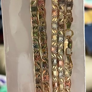 Tricolor valentine chain